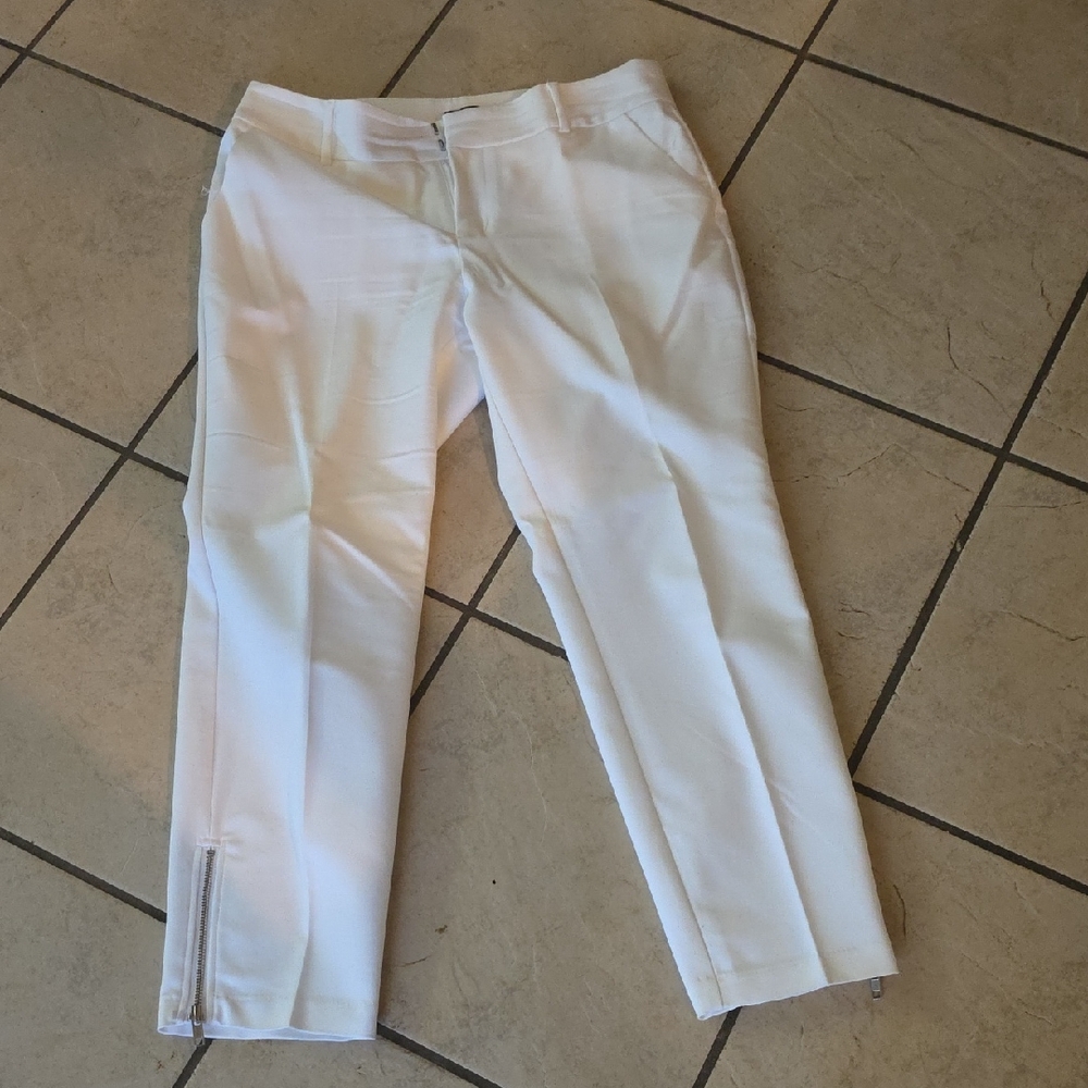 Roz & Ali White Straight Leg Pants with Ankle Zippers